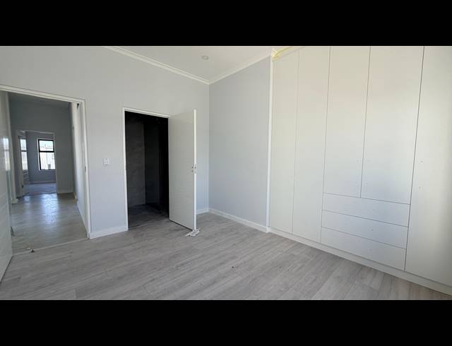5 BEDROOM HOUSE FOR SALE IN SANDOWN